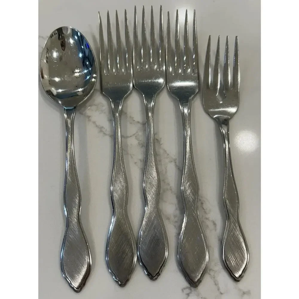 Vtg Set 5 Oneida VALERIE Distinction Deluxe Stainless Flatware 4 Forks 1 Spoon